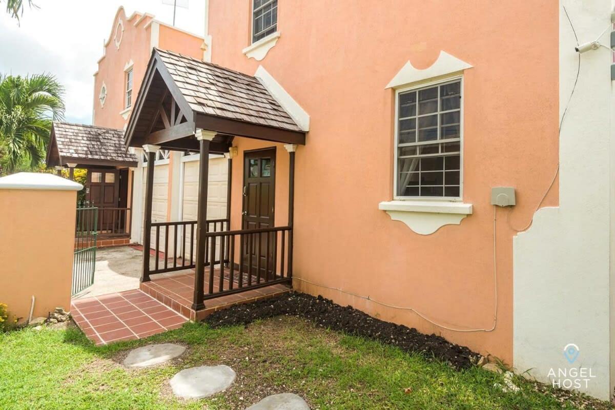 2-Story Townhome With Private Pool, Ideal For Group! Christ Church Bagian luar foto