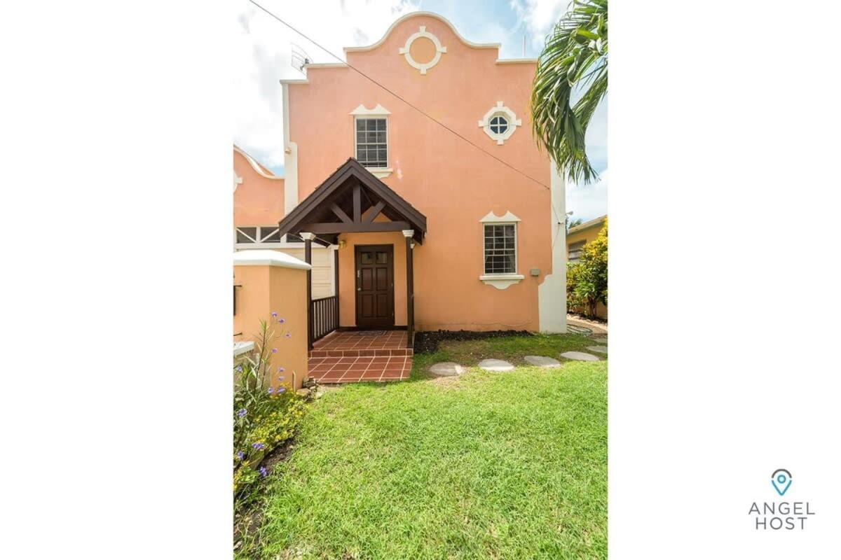 2-Story Townhome With Private Pool, Ideal For Group! Christ Church Bagian luar foto