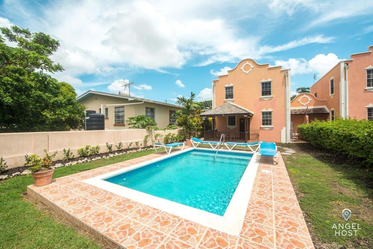 2-Story Townhome With Private Pool, Ideal For Group! Christ Church Bagian luar foto